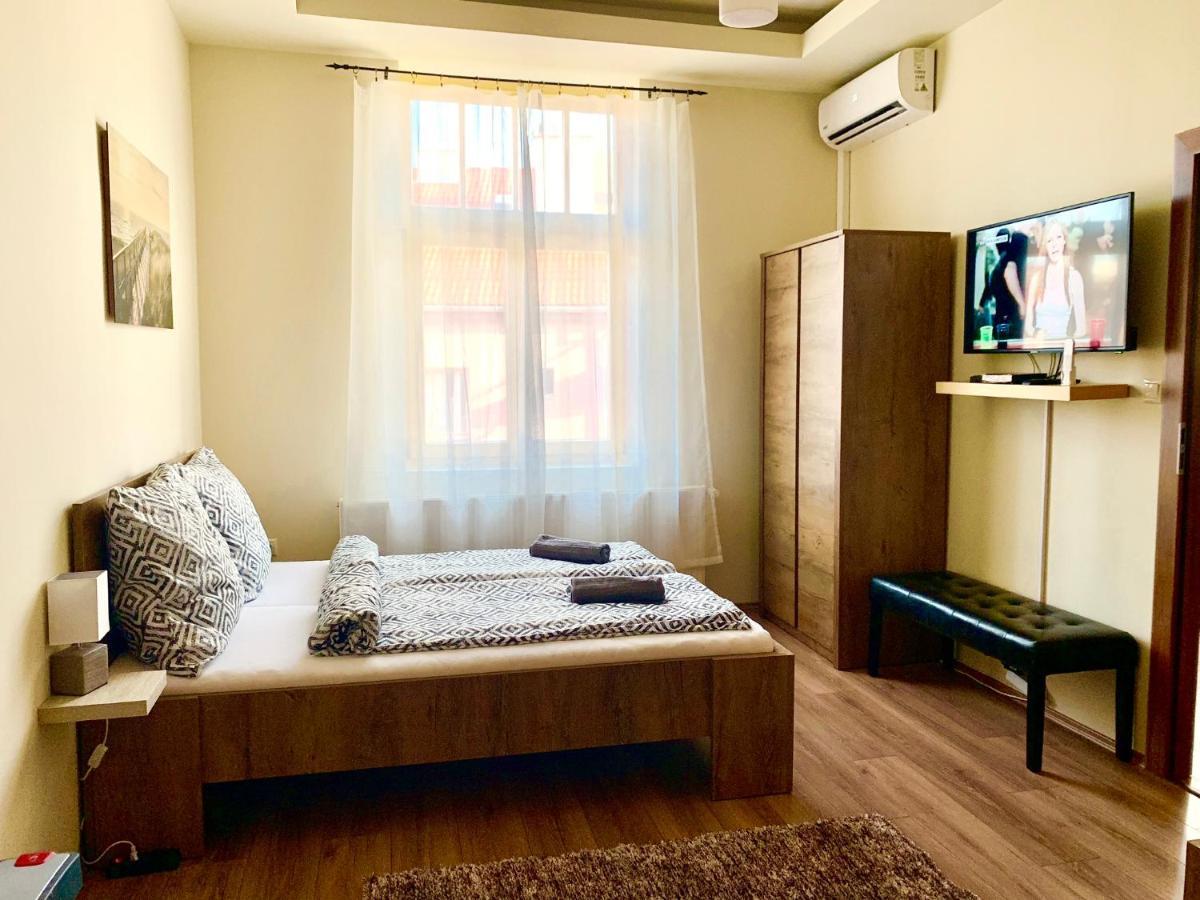 A Vendeghaz Hotel Мисколк Екстериор снимка