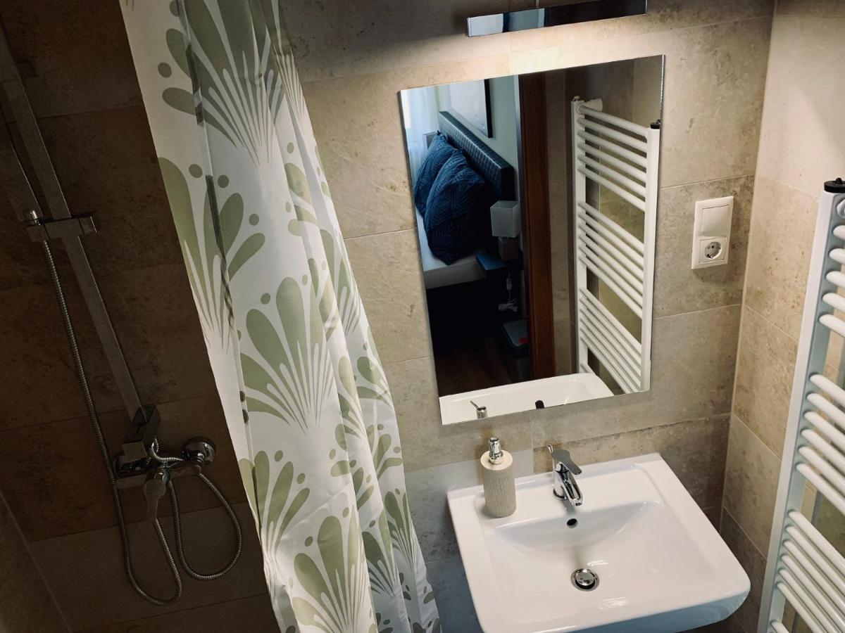 A Vendeghaz Hotel Мисколк Екстериор снимка