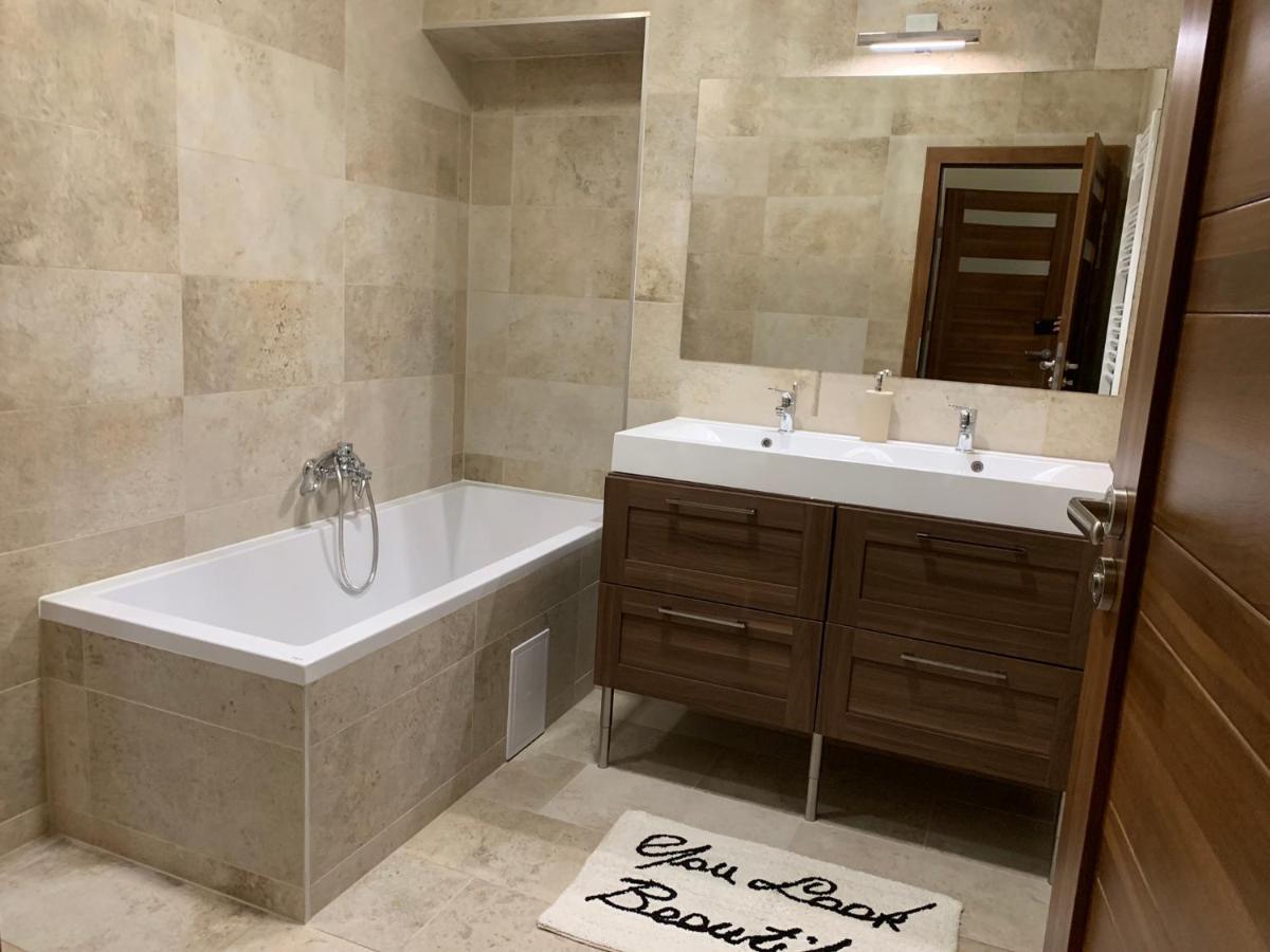A Vendeghaz Hotel Мисколк Екстериор снимка