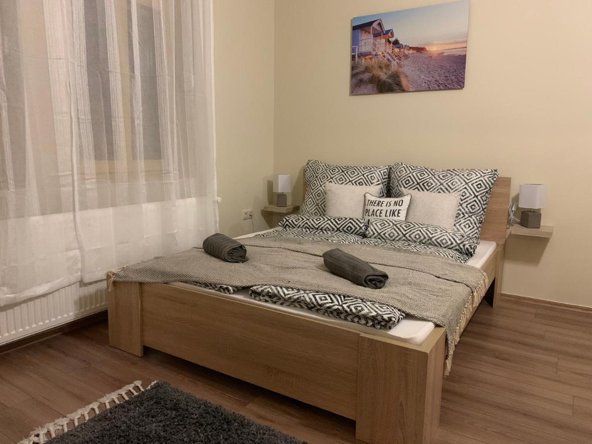 A Vendeghaz Hotel Мисколк Екстериор снимка