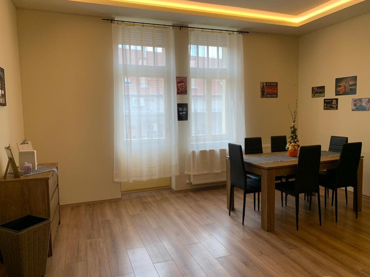 A Vendeghaz Hotel Мисколк Екстериор снимка