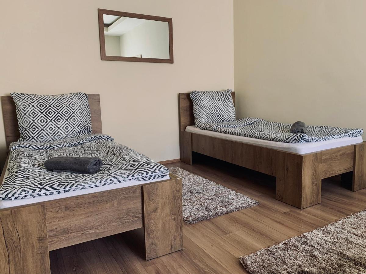 A Vendeghaz Hotel Мисколк Екстериор снимка